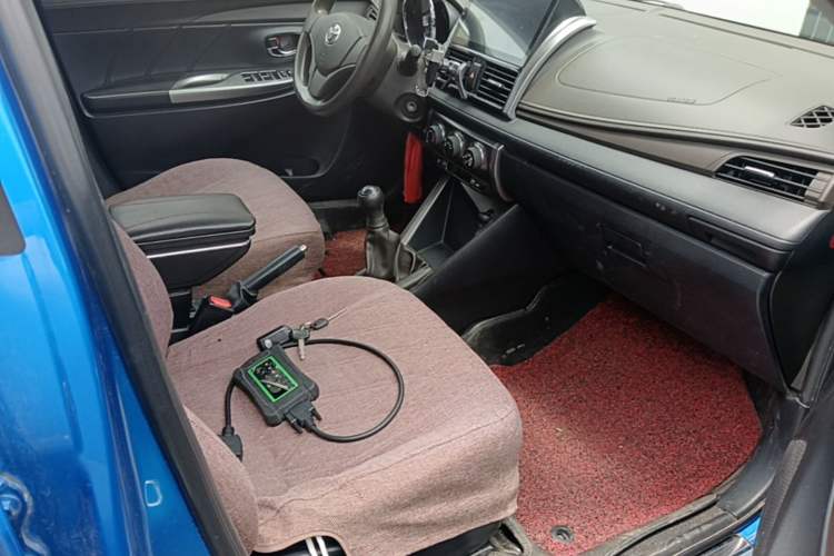 Used Toyota YARiS L Zhi Xuan 2014 1.3E Manual Charm Edition Right Front Seat