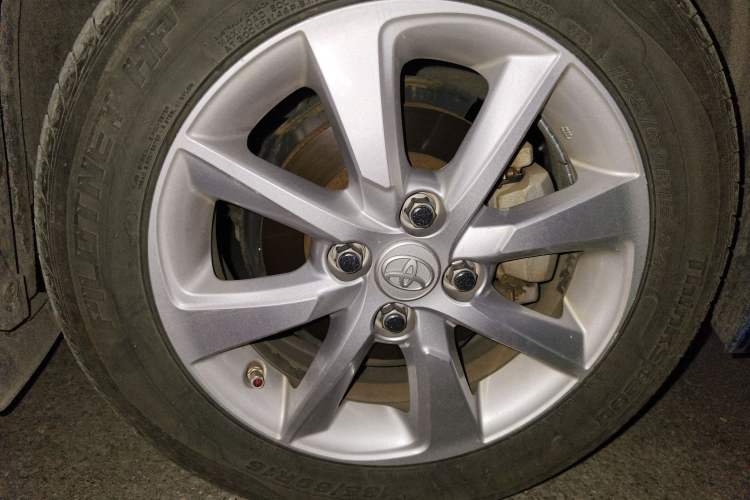 Used Toyota YARiS L Zhi Xuan 2014 1.5G Automatic Xuan Dong Edition Right Front Wheel Hub