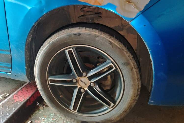 Used Toyota YARiS L Zhi Xuan 2014 1.3E Automatic Charm Edition Right Front Wheel Hub