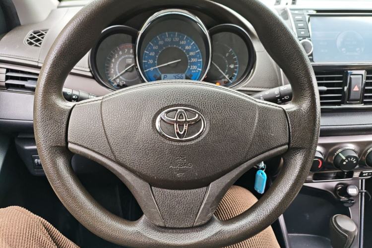 Used Toyota YARiS L Zhi Xuan 2014 1.3E Automatic Charm Edition Steering Wheel