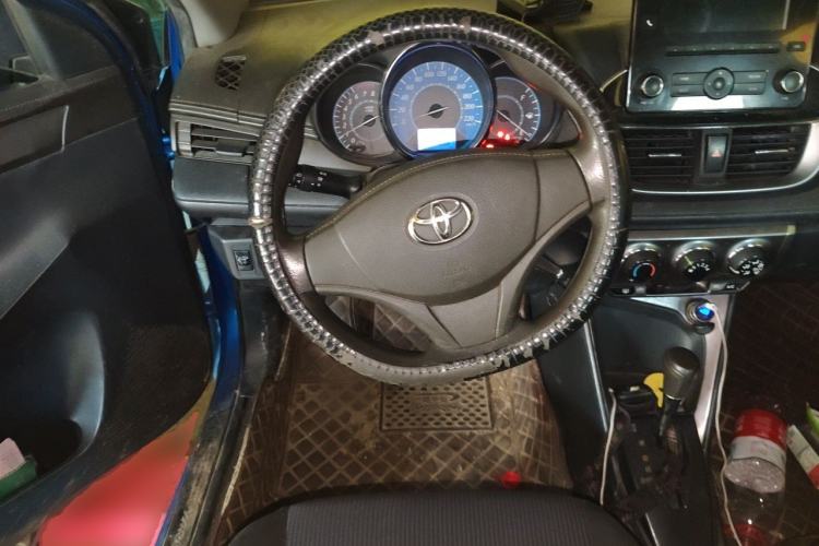 Used Toyota YARiS L Zhi Xuan 2014 1.3E Automatic Charm Edition Steering Wheel