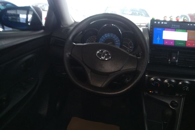 Used Toyota YARiS L Zhi Xuan 2014 1.3E Automatic Charm Edition Steering Wheel