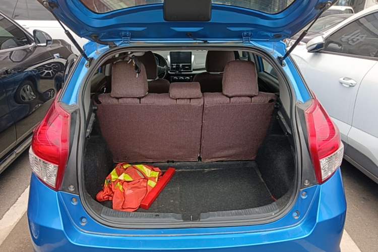 Used Toyota YARiS L Zhi Xuan 2014 1.3E Manual Charm Edition Trunk
