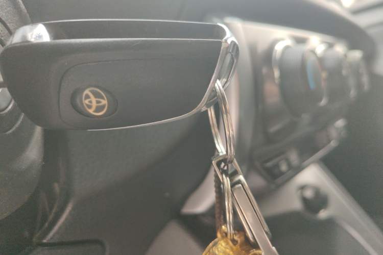 Used Toyota YARiS L Zhi Xuan 2014 1.5G Automatic Xuan Dong Edition Vehicle Key