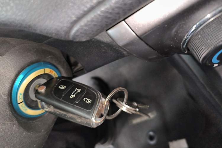 Used Toyota YARiS L Zhi Xuan 2014 1.5G Automatic Xuan Dong Edition Vehicle Key