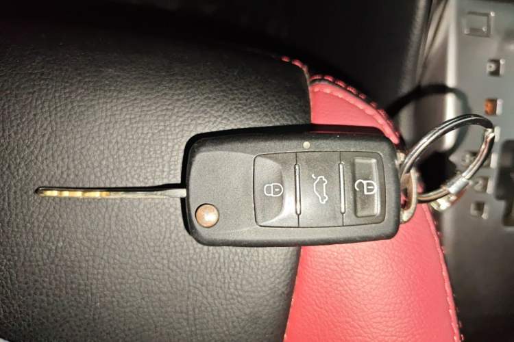Used Toyota YARiS L Zhi Xuan 2014 1.5G Automatic Xuan Dong Edition Vehicle Key