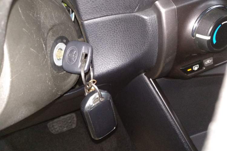 Used Toyota YARiS L Zhi Xuan 2014 1.3E Automatic Charm Edition Vehicle Key