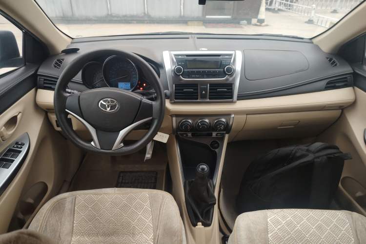 Used Toyota YARiS L Zhi Xuan 2014 1.5G Manual Xuan Dong Edition Center Console