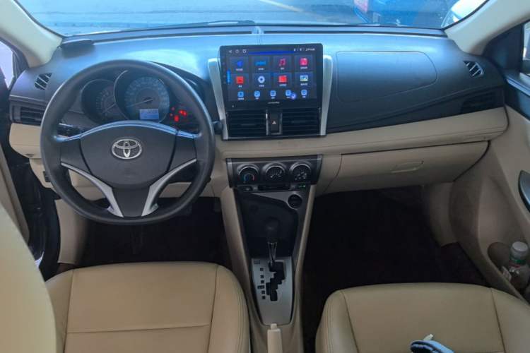 Used Toyota YARiS L Zhi Xuan 2014 1.5G Automatic Xuan Dong Edition Center Console