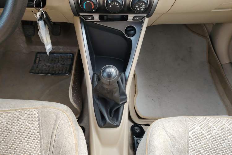 Used Toyota YARiS L Zhi Xuan 2014 1.5G Manual Xuan Dong Edition Gear Lever