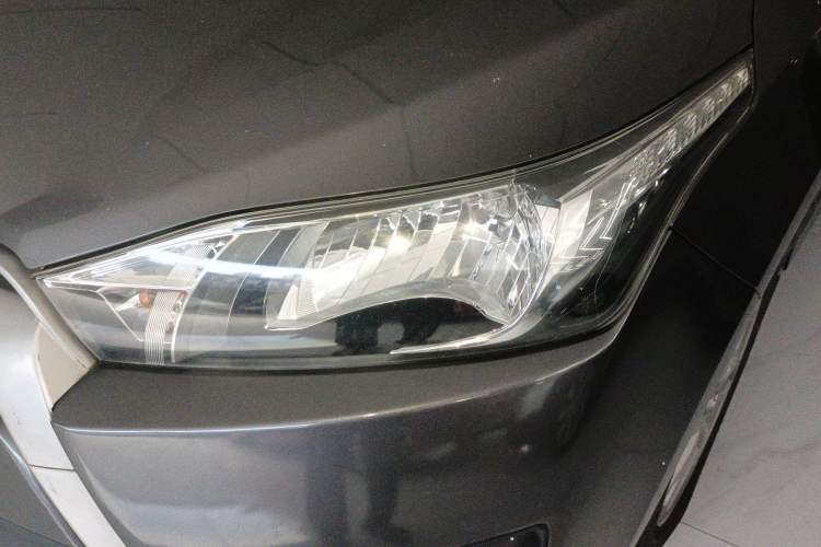 Used Toyota YARiS L Zhi Xuan 2014 1.5G Automatic Xuan Dong Edition Left Front Headlight