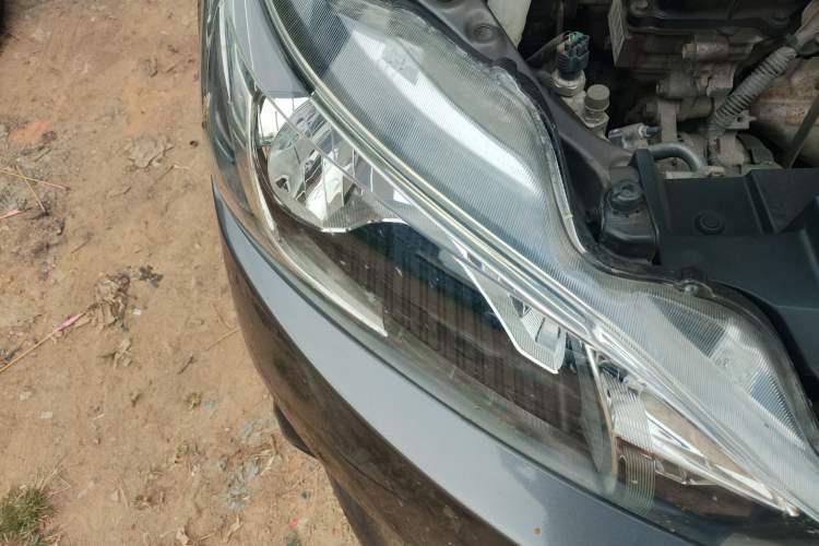 Used Toyota YARiS L Zhi Xuan 2014 1.5 GS Automatic Sharp Edition Right Front Headlight
