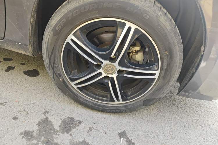 Used Toyota YARiS L Zhi Xuan 2014 1.3E Automatic Charm Edition Right Front Wheel Hub