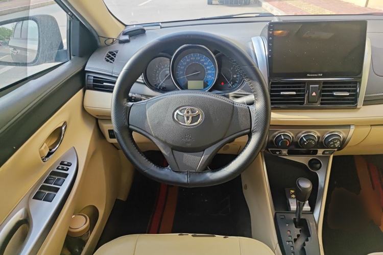 Used Toyota YARiS L Zhi Xuan 2014 1.3E Automatic Charm Edition Steering Wheel