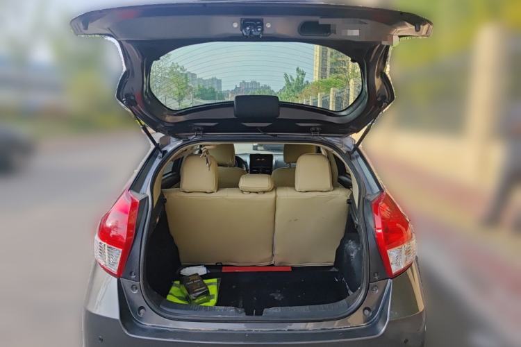 Used Toyota YARiS L Zhi Xuan 2014 1.3E Automatic Charm Edition Trunk