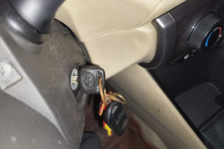 Used Toyota YARiS L Zhi Xuan 2014 1.3E Automatic Charm Edition Vehicle Key