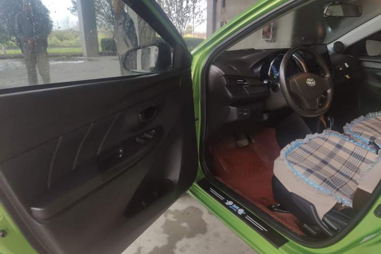 Used Toyota YARiS L Zhi Xuan 2014 1.3E Automatic Charm Edition Driver Seat