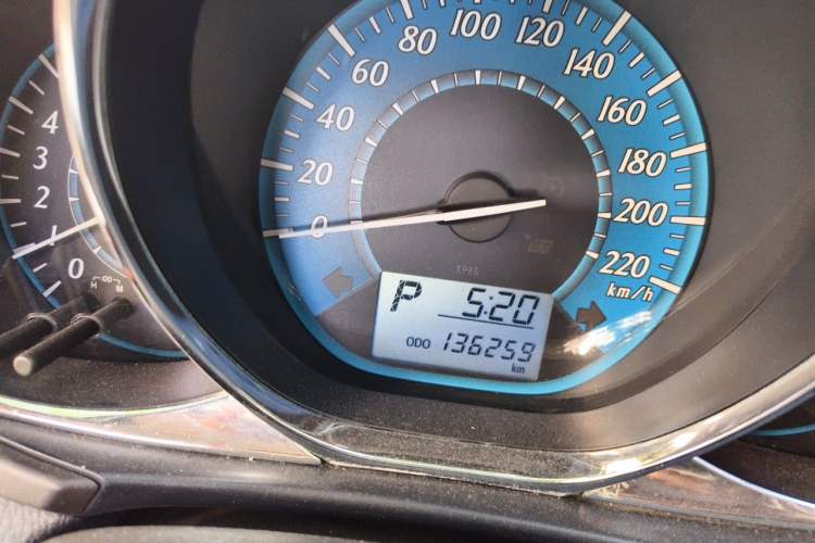 Used Toyota YARiS L Zhi Xuan 2014 1.3E Automatic Charm Edition Odometer Close Up