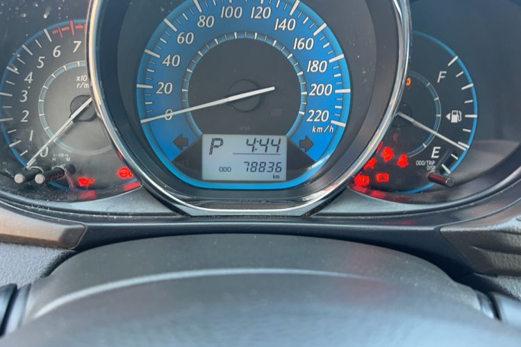 Used Toyota YARiS L Zhi Xuan 2014 1.3E Automatic Charm Edition Odometer Close Up
