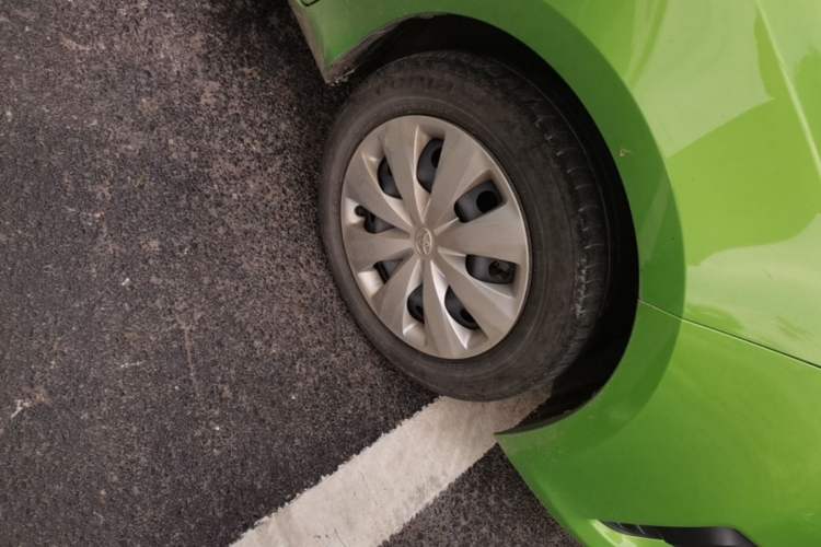 Used Toyota YARiS L Zhi Xuan 2014 1.3E Automatic Charm Edition Right Front Wheel Hub