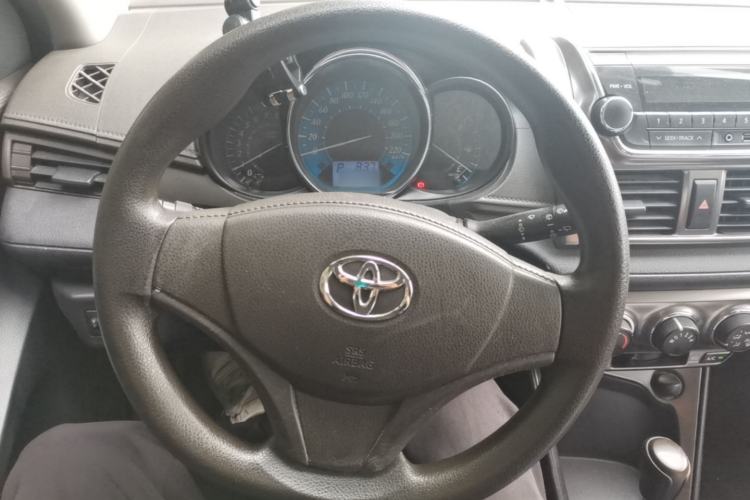 Used Toyota YARiS L Zhi Xuan 2014 1.3E Automatic Charm Edition Steering Wheel