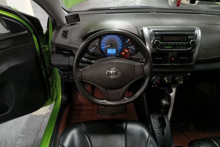 Used Toyota YARiS L Zhi Xuan 2014 1.3E Automatic Charm Edition Steering Wheel
