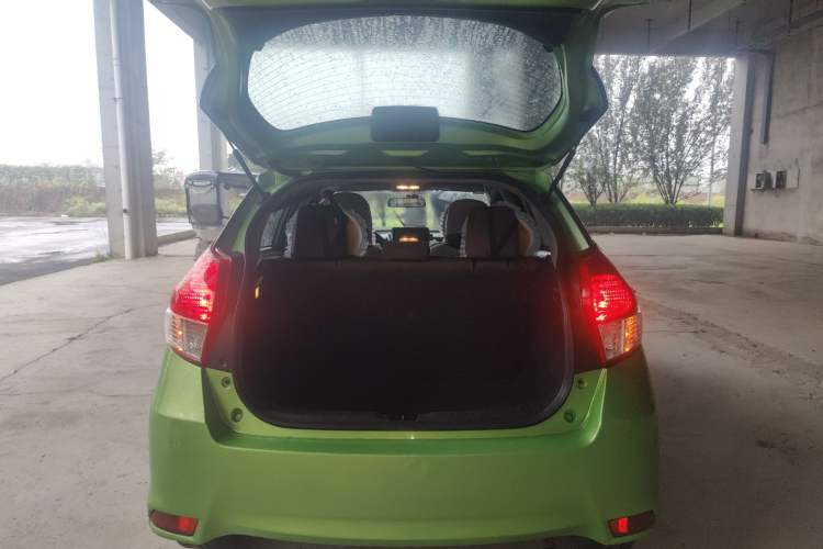 Used Toyota YARiS L Zhi Xuan 2014 1.3E Automatic Charm Edition Trunk