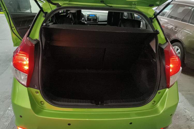 Used Toyota YARiS L Zhi Xuan 2014 1.3E Automatic Charm Edition Trunk