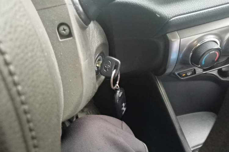 Used Toyota YARiS L Zhi Xuan 2014 1.3E Automatic Charm Edition Vehicle Key