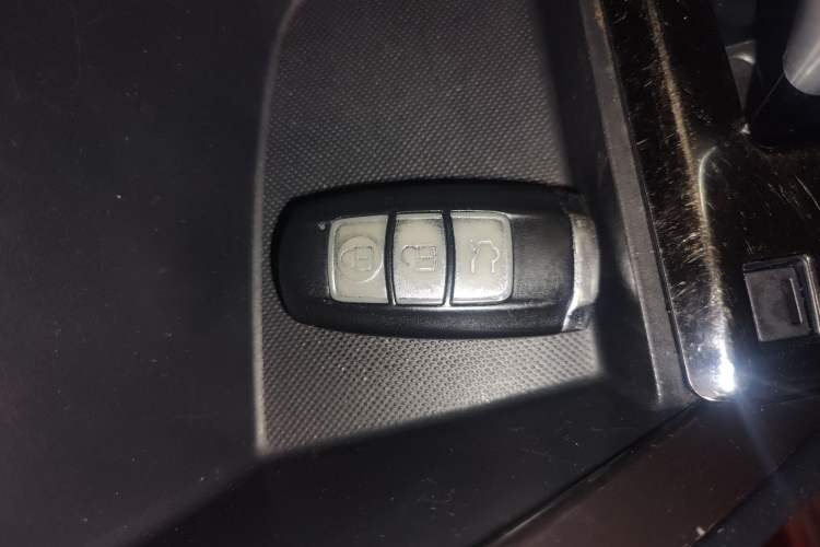 Used Toyota YARiS L Zhi Xuan 2014 1.3E Automatic Charm Edition Vehicle Key