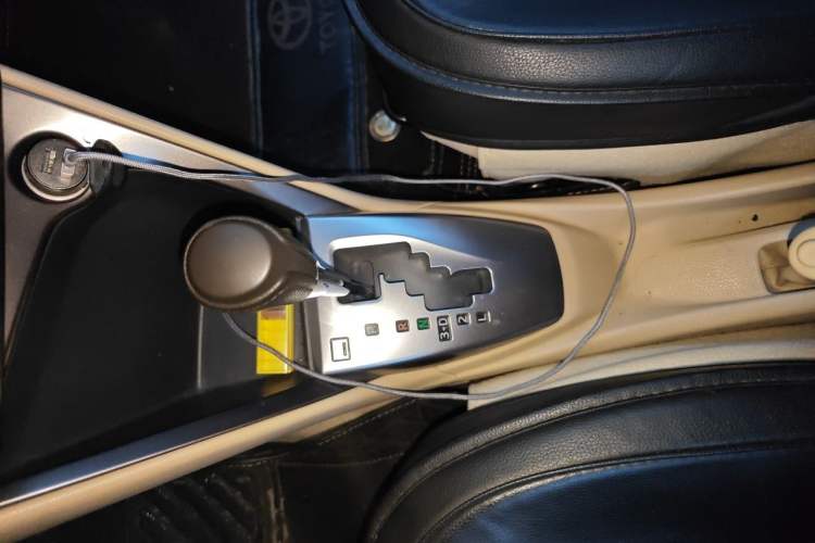 Used Toyota YARiS L Zhi Xuan 2014 1.5G Automatic Xuan Dong Edition Gear Lever