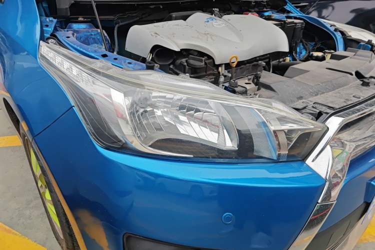Used Toyota YARiS L Zhi Xuan 2014 1.3E Automatic Charm Edition Right Front Headlight