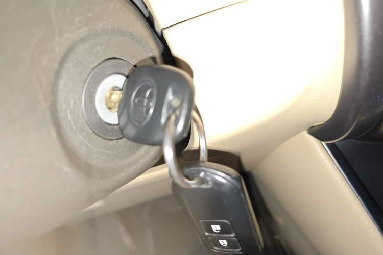 Used Toyota YARiS L Zhi Xuan 2014 1.5G Automatic Xuan Dong Edition Vehicle Key
