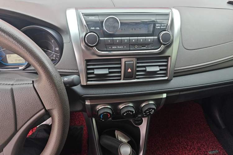Used Toyota YARiS L Zhi Xuan 2014 1.3E Automatic Charm Edition Audio And AC Panel