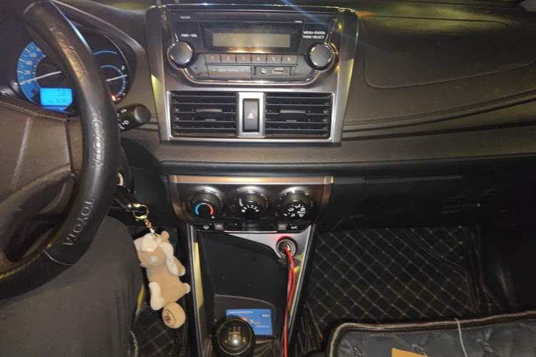 Used Toyota YARiS L Zhi Xuan 2014 1.3E Manual Charm Edition Audio And AC Panel