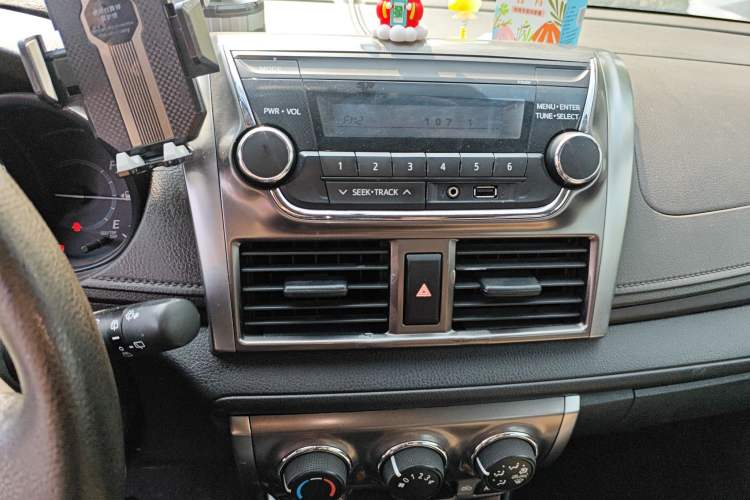 Used Toyota YARiS L Zhi Xuan 2014 1.3E Manual Charm Edition Audio And AC Panel