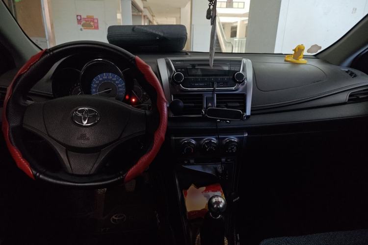 Used Toyota YARiS L Zhi Xuan 2014 1.3E Manual Charm Edition Center Console