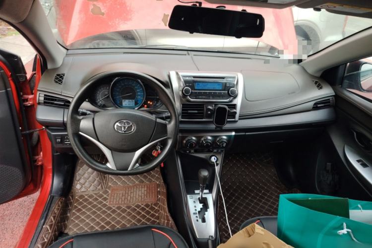 Used Toyota YARiS L Zhi Xuan 2014 1.5G Automatic Xuan Dong Edition Center Console