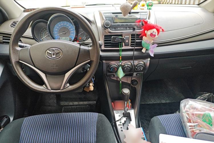 Used Toyota YARiS L Zhi Xuan 2014 1.5G Automatic Xuan Dong Edition Center Console