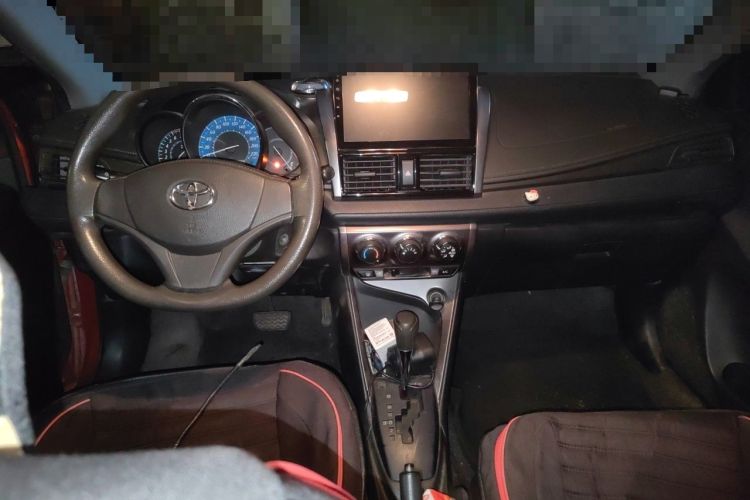 Used Toyota YARiS L Zhi Xuan 2014 1.3E Automatic Charm Edition Center Console
