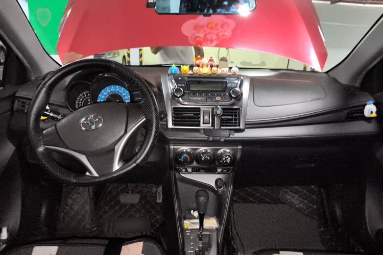 Used Toyota YARiS L Zhi Xuan 2014 1.5G Automatic Xuan Dong Edition Center Console