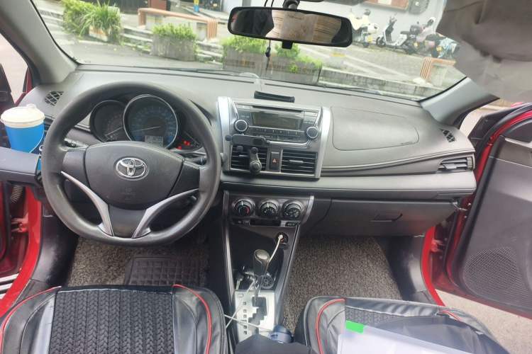 Used Toyota YARiS L Zhi Xuan 2014 1.5G Automatic Xuan Dong Edition Center Console