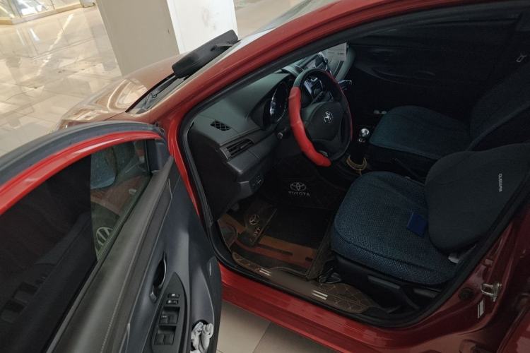 Used Toyota YARiS L Zhi Xuan 2014 1.3E Manual Charm Edition Driver Seat
