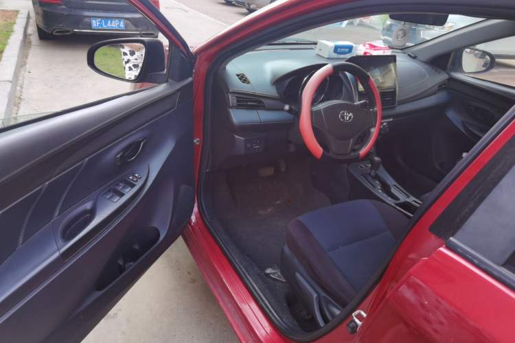 Used Toyota YARiS L Zhi Xuan 2014 1.3E Automatic Charm Edition Driver Seat