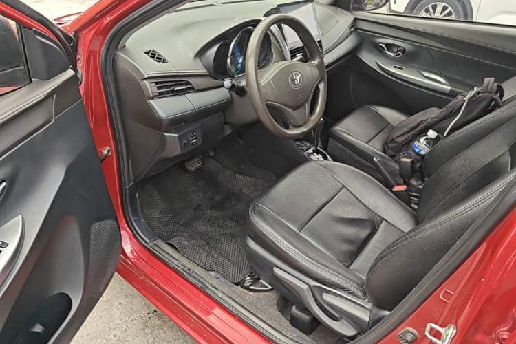 Used Toyota YARiS L Zhi Xuan 2014 1.3E Automatic Charm Edition Driver Seat