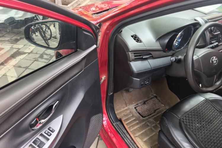 Used Toyota YARiS L Zhi Xuan 2014 1.3E Manual Charm Edition Driver Seat