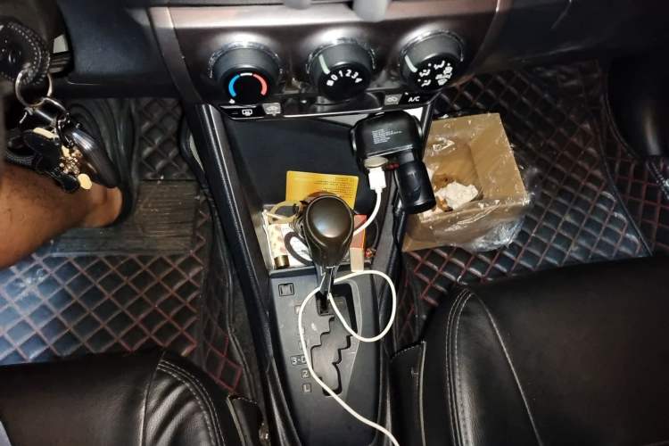 Used Toyota YARiS L Zhi Xuan 2014 1.3E Automatic Charm Edition Gear Lever