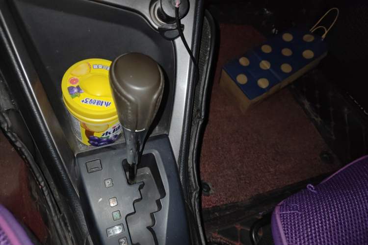 Used Toyota YARiS L Zhi Xuan 2014 1.5G Automatic Xuan Dong Edition Gear Lever