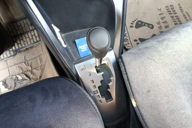 Used Toyota YARiS L Zhi Xuan 2014 1.5G Automatic Xuan Dong Edition Gear Lever