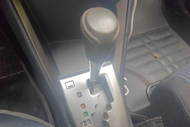 Used Toyota YARiS L Zhi Xuan 2014 1.5G Automatic Xuan Dong Edition Gear Lever